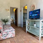 Cabrandano Con Piscina Tra Pesaro E Urbino