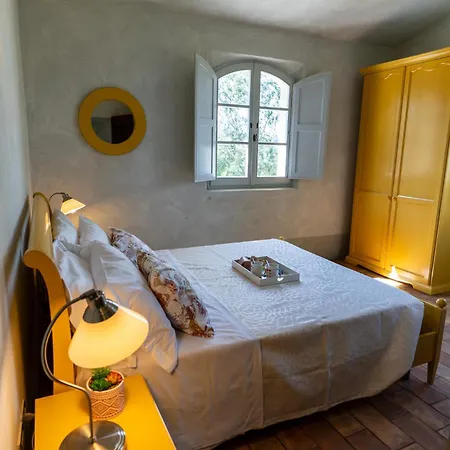 Con Piscina In Càbrandano Nelle Marche Italy