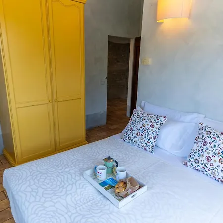 Con Piscina In Càbrandano Nelle Marche Italy Appartamento Montecalvo in Foglia