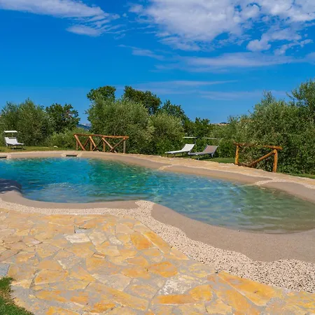Con Piscina In Càbrandano Nelle Marche Italy *