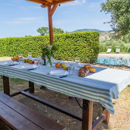 Con Piscina In Càbrandano Nelle Marche Italy Appartamento