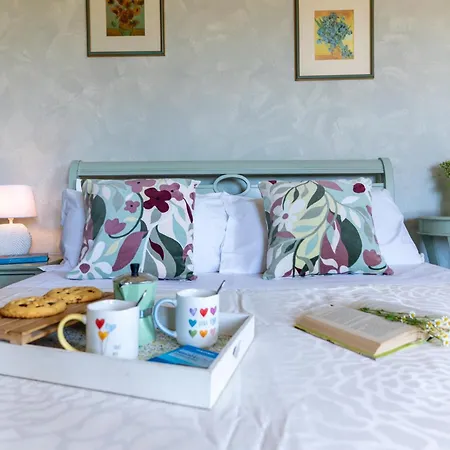 Appartamento Con Piscina In Càbrandano Nelle Marche Italy Montecalvo in Foglia