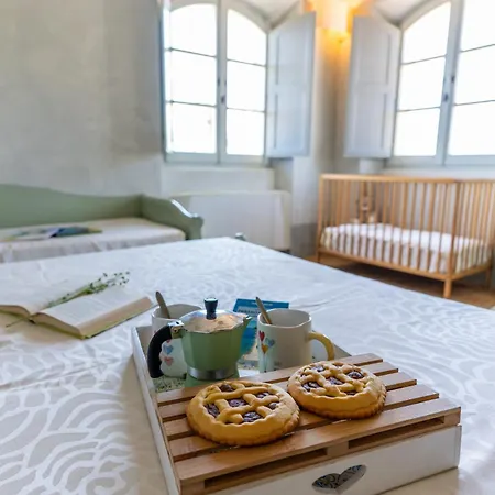 Con Piscina In Càbrandano Nelle Marche Italy *