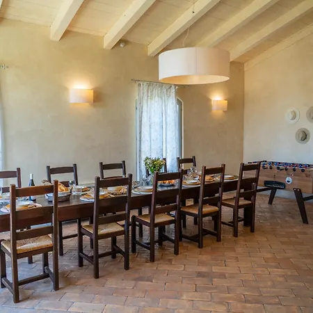 Appartamento Con Piscina In Càbrandano Nelle Marche Italy