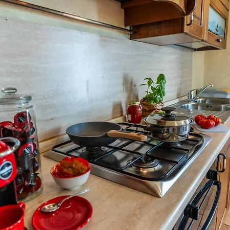 Appartamento Con Piscina In Càbrandano Nelle Marche Italy Montecalvo in Foglia