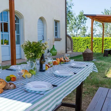 Con Piscina In Càbrandano Nelle Marche Italy *