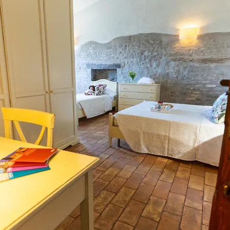 Con Piscina In Càbrandano Nelle Marche Italy