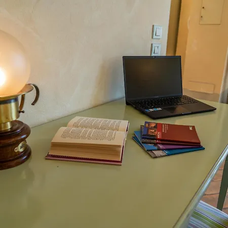 Con Piscina In Càbrandano Nelle Marche Italy Appartamento