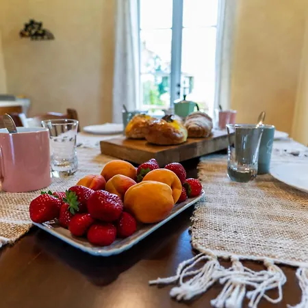 Con Piscina In Càbrandano Nelle Marche Italy Montecalvo in Foglia