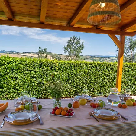 Appartamento Con Piscina In Càbrandano Nelle Marche Italy Montecalvo in Foglia