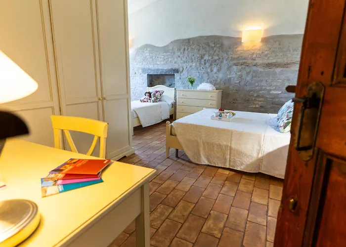 Cabrandano Con Piscina Tra Pesaro E Urbino