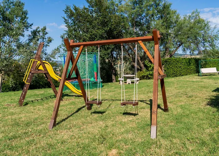 Cabrandano Con Piscina Tra Pesaro E Urbino *